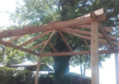 Gazebo con tetto in legno senza griglie